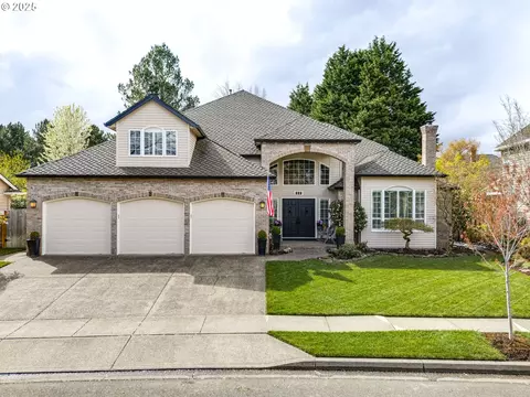 505 NW Pacific Grove Dr, Beaverton, OR 97006