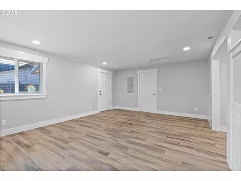 Living - 2997 NE Loop Dr, Otis, OR 97368 photo 6 of 6