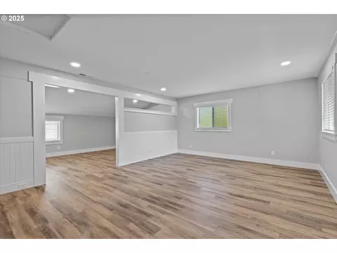 Living - 2997 NE Loop Dr, Otis, OR 97368 photo 4 of 6