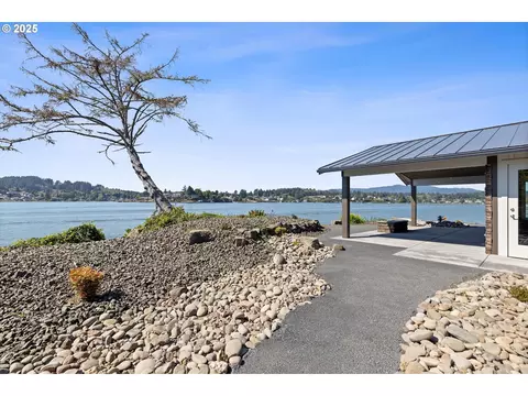 Exterior - 2997 NE Loop Dr, Otis, OR 97368 photo 6 of 7