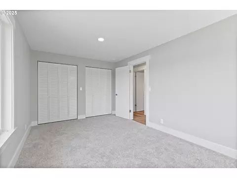 Bedroom - 2997 NE Loop Dr, Otis, OR 97368 photo 4 of 4