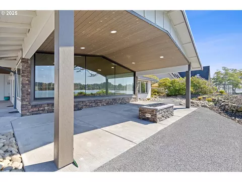 Exterior - 2997 NE Loop Dr, Otis, OR 97368 photo 4 of 7