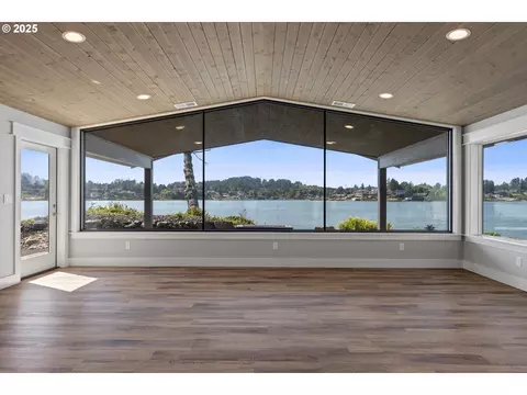 Living - 2997 NE Loop Dr, Otis, OR 97368 photo 2 of 6