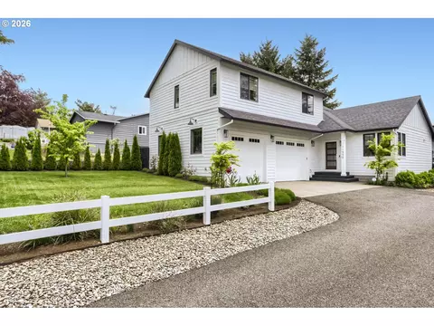 11950 SE Valley View Ter, Happy Valley, OR 97086