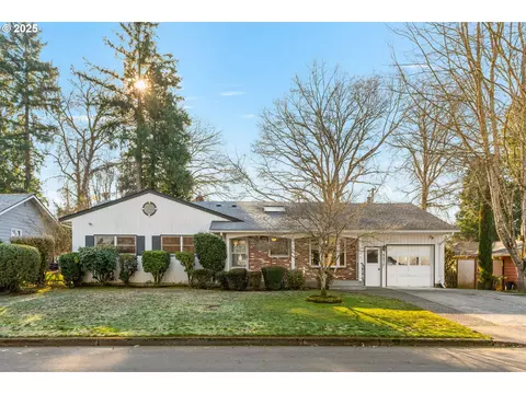 9270 SW Camille Ter, Portland, OR 97223