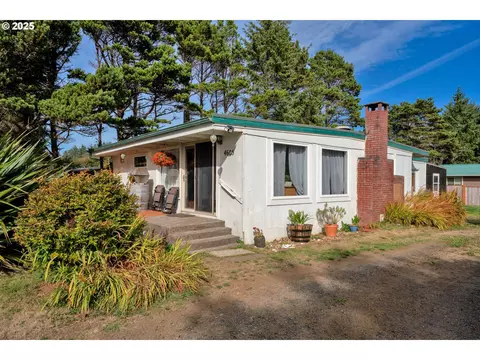 4605 SW Pacific Coast Hwy, Waldport, OR 97394