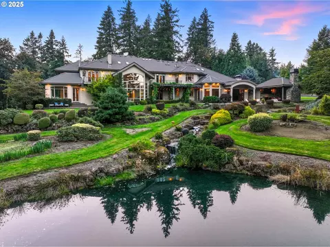 25698 SW Petes Mountain Rd, West Linn, OR 97068
