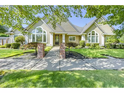 2704 Martinique Ave, Eugene, OR 97408