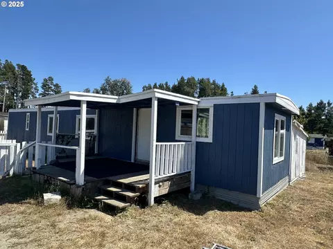 357 N 8th St, Lakeside, OR 97449
