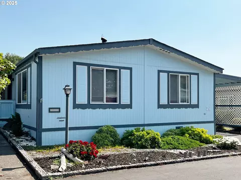 16063 Driftwood Ln #26, Brookings, OR 97415