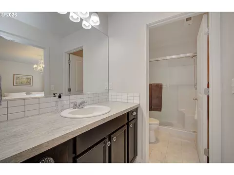 Bath - 2398 SE Palmquist Rd, Gresham, OR 97080 photo 3 of 3