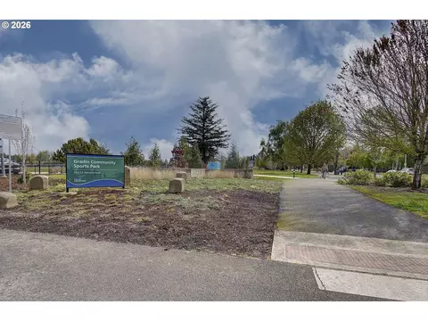 Exterior - 2398 SE Palmquist Rd, Gresham, OR 97080 photo 11 of 12