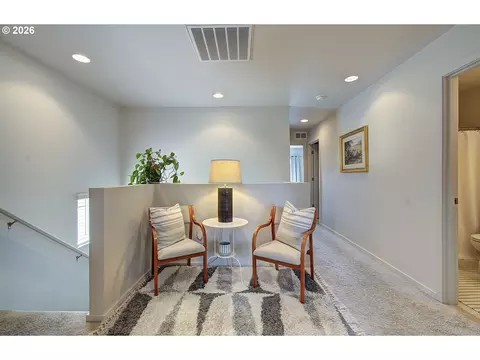 Entry Way - 2398 SE Palmquist Rd, Gresham, OR 97080 photo 2 of 3