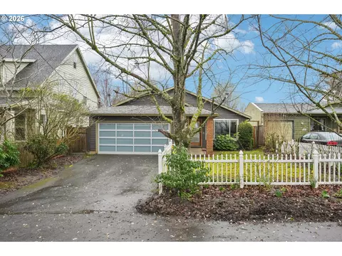 4133 SE Tibbetts St, Portland, OR 97202