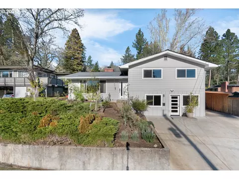 275 E 39th Ave, Eugene, OR 97405