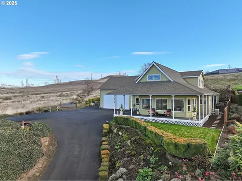 3720 Columbia View Dr, The Dalles, OR 97058