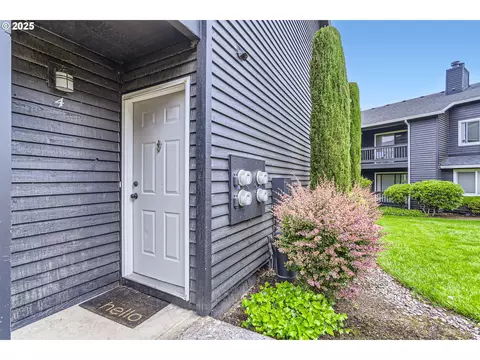 9530 SW 146th Ter, Beaverton, OR 97007