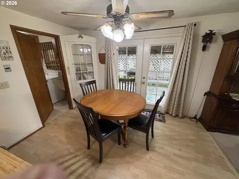 Dining - 392 S 37th St, Springfield, OR 97478 photo 1 of 2