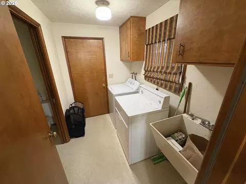 Other - 392 S 37th St, Springfield, OR 97478 photo 6 of 7