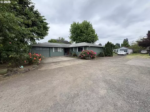 392 S 37th St, Springfield, OR 97478