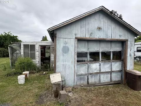 Other - 392 S 37th St, Springfield, OR 97478 photo 3 of 7