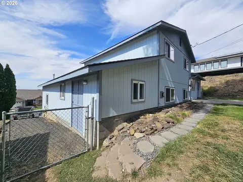 Other - 1321 NW Horn Ave, Pendleton, OR 97801 photo 9 of 17