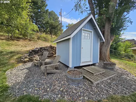 Exterior - 1321 NW Horn Ave, Pendleton, OR 97801 photo 7 of 7