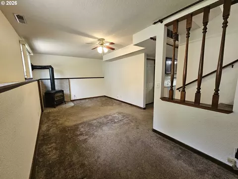 Living - 1321 NW Horn Ave, Pendleton, OR 97801 photo 5 of 5