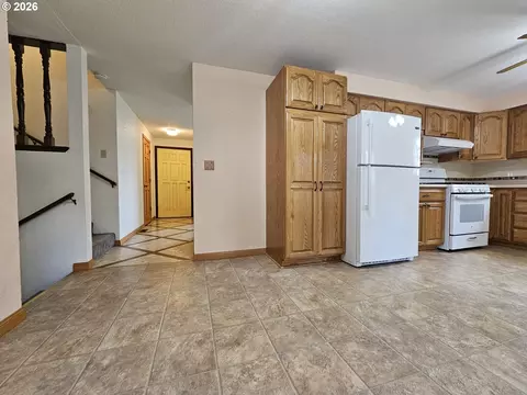 Other - 1321 NW Horn Ave, Pendleton, OR 97801 photo 3 of 17