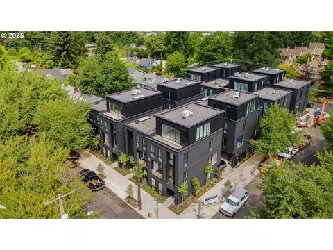 2817 NW Thurman St #7A, Portland, OR 97210