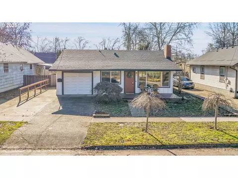 410 E 5th St, Newberg, OR 97132