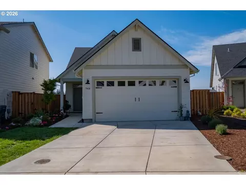 Exterior - 948 Laurel Pl, Silverton, OR 97381 photo 1 of 10
