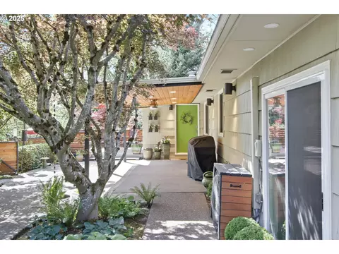 15215 SE Arista Dr, Milwaukie, OR 97267