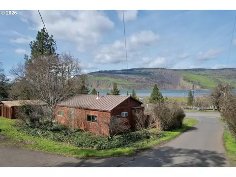102 Idaho St, Mosier, OR 97040