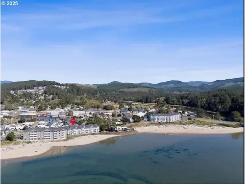 1116 SW 51 St #206, Lincoln City, OR 97367