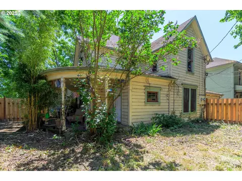 Exterior - 427 Washington St, Eugene, OR 97401 photo 1 of 3