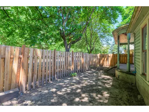 Exterior - 427 Washington St, Eugene, OR 97401 photo 3 of 3