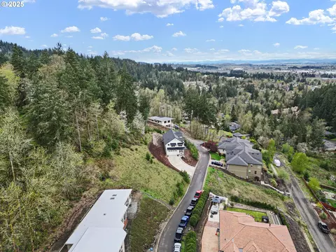 Mountain Ash, Eugene, OR 97405 photo 4