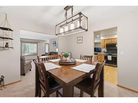 Dining - 2675 NE Cleveland Ave, Gresham, OR 97030 photo 2 of 2