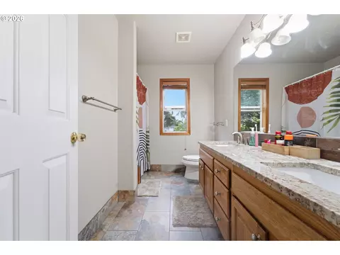 Bath - 2675 NE Cleveland Ave, Gresham, OR 97030 photo 2 of 3