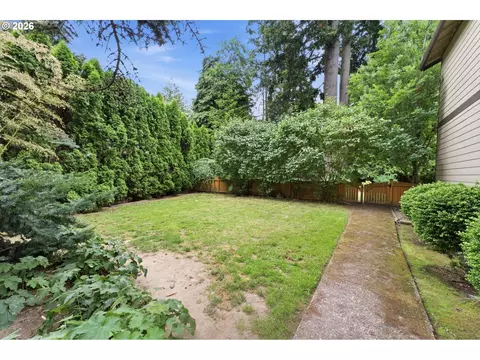 Exterior - 2675 NE Cleveland Ave, Gresham, OR 97030 photo 10 of 12