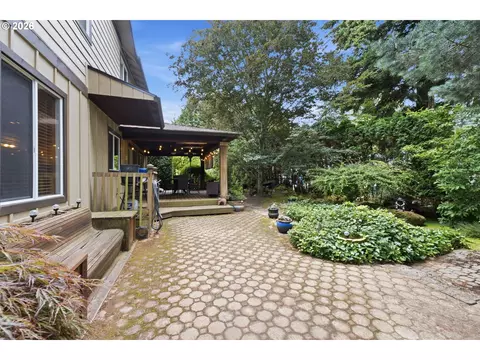 Exterior - 2675 NE Cleveland Ave, Gresham, OR 97030 photo 7 of 12