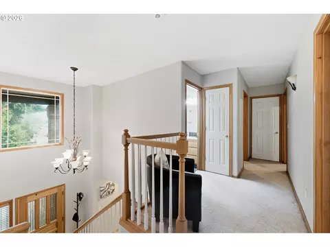 Entry Way - 2675 NE Cleveland Ave, Gresham, OR 97030 photo 2 of 2