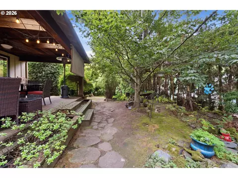 Exterior - 2675 NE Cleveland Ave, Gresham, OR 97030 photo 6 of 12