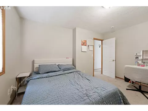 Bedroom - 2675 NE Cleveland Ave, Gresham, OR 97030 photo 8 of 8