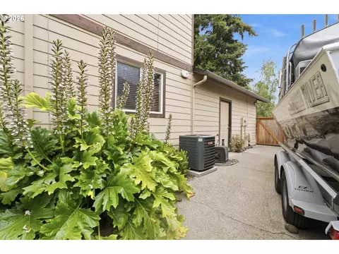 Exterior - 2675 NE Cleveland Ave, Gresham, OR 97030 photo 12 of 12