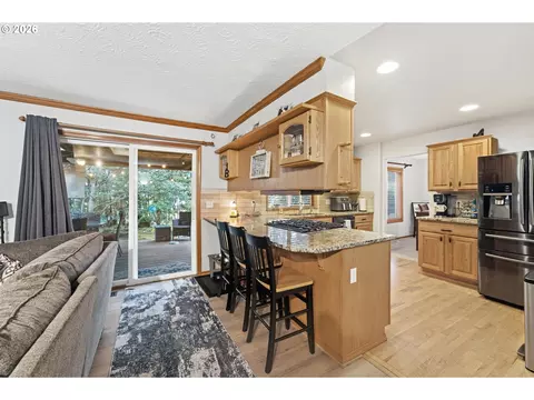 Kitchen - 2675 NE Cleveland Ave, Gresham, OR 97030 photo 5 of 5