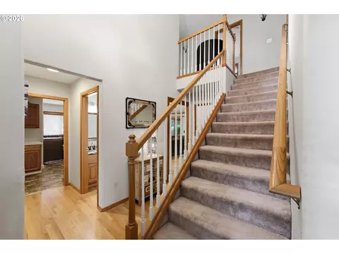 Entry Way - 2675 NE Cleveland Ave, Gresham, OR 97030 photo 1 of 2