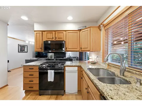 Kitchen - 2675 NE Cleveland Ave, Gresham, OR 97030 photo 1 of 5