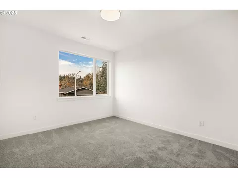 Bedroom - 284 NW Mawrcrest Ave, Gresham, OR 97030 photo 3 of 3